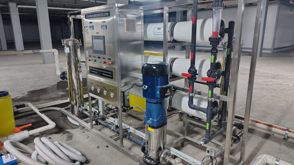 Equipo de ósmosis inversa para reúso de agua residual en Piggis