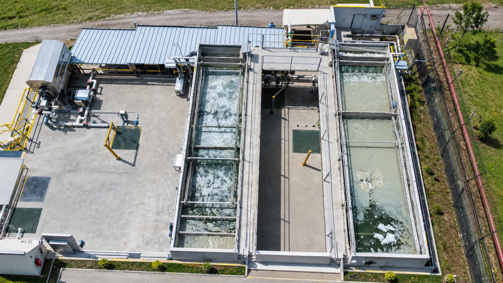 Empresa de tratamiento de agua: PTAR industrial de Danec construida por AWT