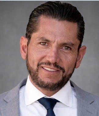 Pablo Larrea Cabrera, Ingeniero Civil · Director de Obra Civil de AWT